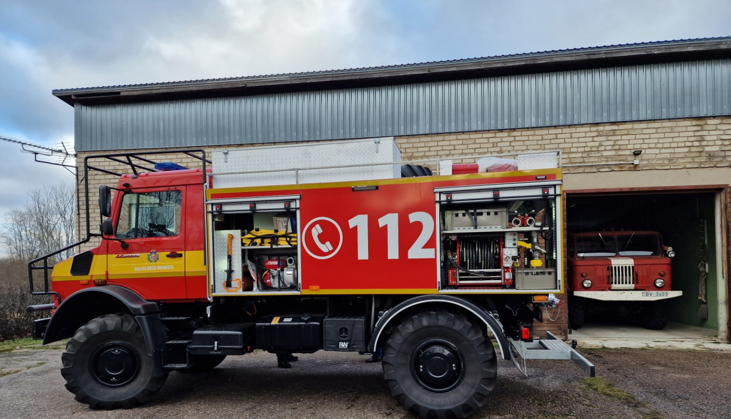 Mercedes Benz Unimog U4023