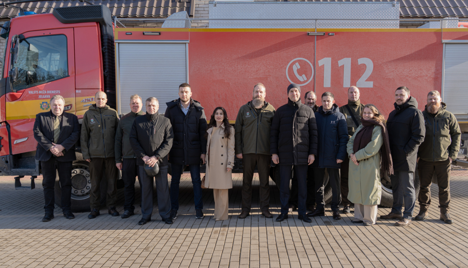 , Valsts meža dienesta speciālisti un ģenerāldirektors Andis Purs ugunsdzēsības stacijā Babītē, tikās ar pārstāvjiem no Ukrainas Vides aizsardzības un dabas resursu ministrijas, Ukrainas Valsts meža resursu aģentūras un Valsts ekoloģiskās inspekcijas. 